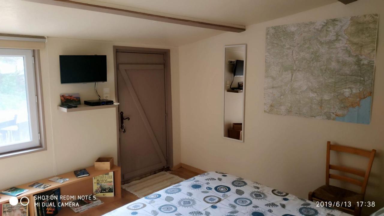 L'Establoun Apartment Saint-Martin-de-Brômes Екстериор снимка